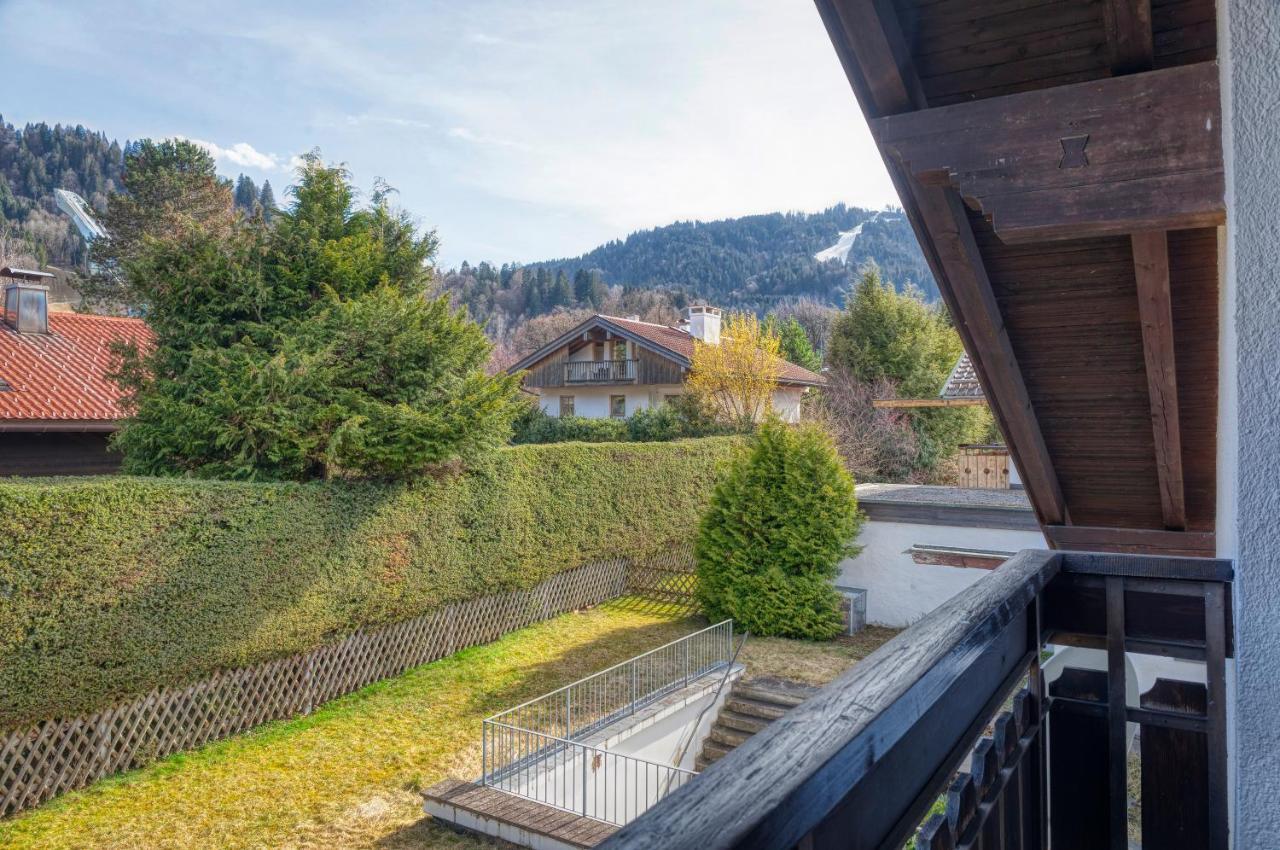 Ruhige Ferienwohnungen In Partenkirchen 1 การ์มิช-พาร์เทนเคียร์เชน ภายนอก รูปภาพ